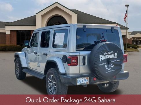 Used 2024 Jeep Wrangler Unlimited Sahara w/ Technology Group AWD/4WD image 3