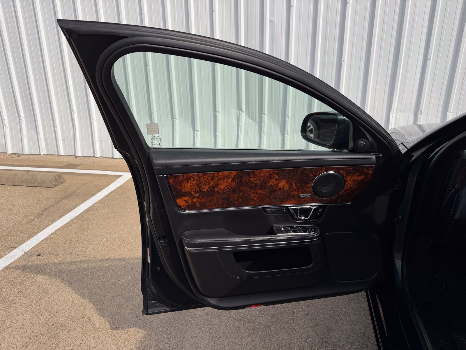 Used 2015 Jaguar XJ L Portfolio RWD image 30