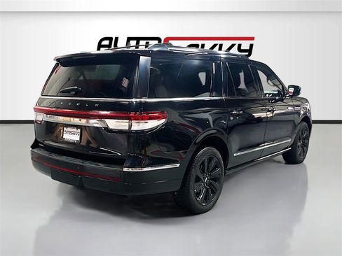 Used 2023 Lincoln Navigator L Reserve image 7