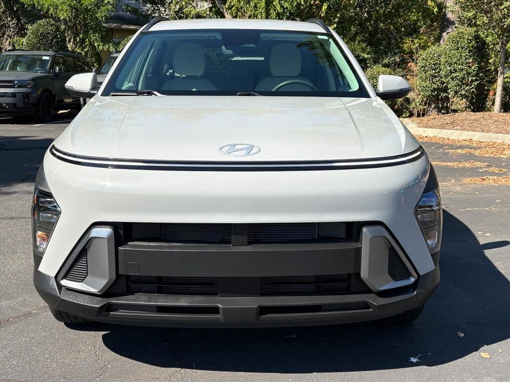 Certified 2025 Hyundai Kona SEL AWD/4WD image 2