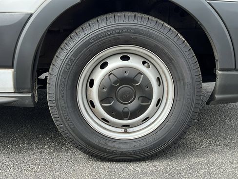 Used 2017 Ford Transit 350 XL image 10