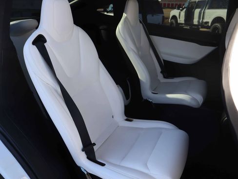 Used 2018 Tesla Model X 100D image 6