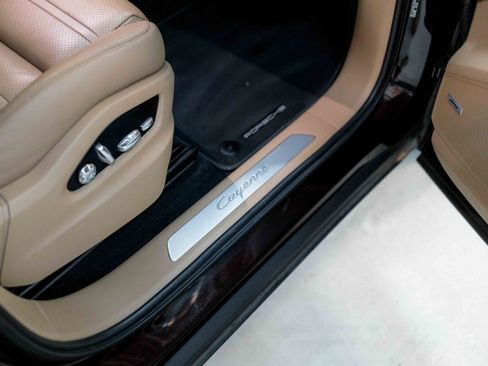 Used 2019 Porsche Cayenne image 54