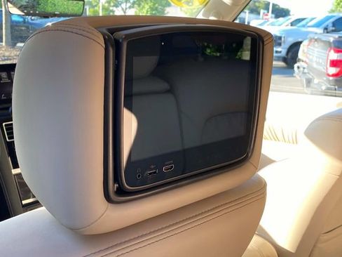 Used 2023 Nissan Armada Platinum w/ Cargo Package RWD image 11