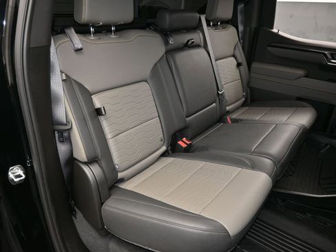 Used 2025 Chevrolet Silverado 1500 ZR2 w/ Technology Package image 59