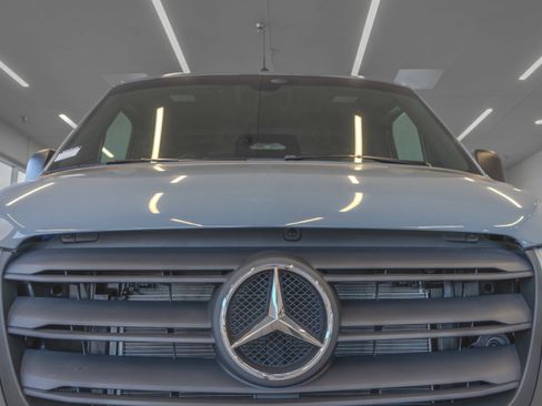 Used 2025 Mercedes-Benz Sprinter 2500 image 23