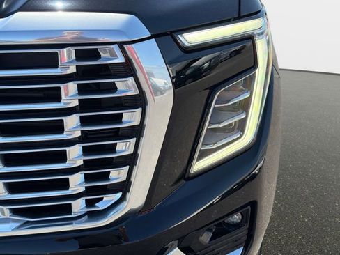 New 2026 GMC Yukon XL Denali w/ Denali Reserve Package image 9