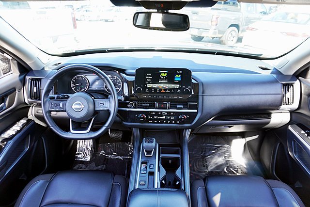 Used 2022 Nissan Pathfinder SL w/ SL Premium Package FWD image 32