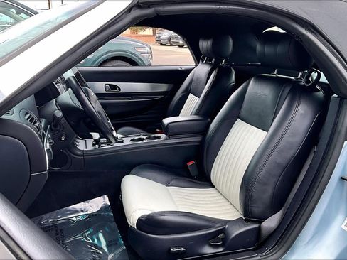 Used 2004 Ford Thunderbird Deluxe image 7