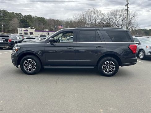 Used 2024 Ford Expedition XLT image 10