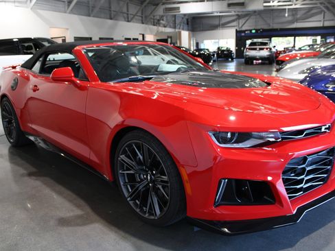 Used 2019 Chevrolet Camaro ZL1 RWD image 9
