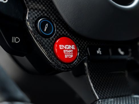 Used 2019 Ferrari 812 Superfast RWD image 37