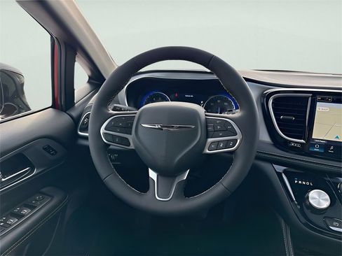 New 2026 Chrysler Pacifica Limited w/ Uconnect Theater Family Group image 17