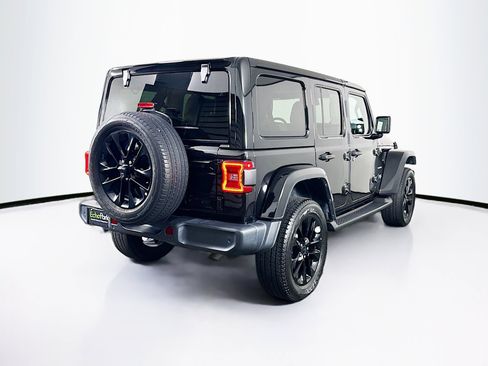 Used 2022 Jeep Wrangler Unlimited Sahara w/ Cold Weather Group AWD/4WD image 9