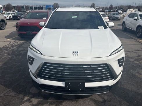 New 2026 Buick Enclave Preferred image 2