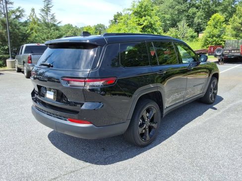 Used 2023 Jeep Grand Cherokee L Laredo AWD/4WD image 5