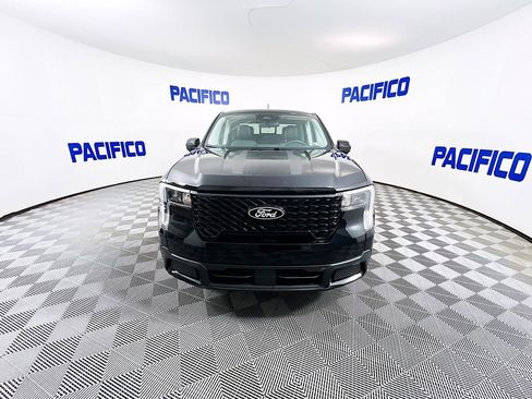 Used 2025 Ford Maverick Lariat w/ Black Appearance Package image 3