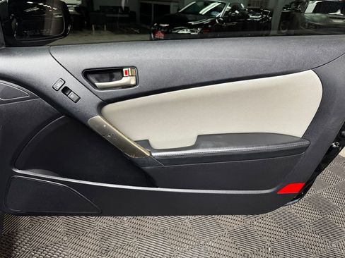 Used 2016 Hyundai Genesis 3.8 image 45