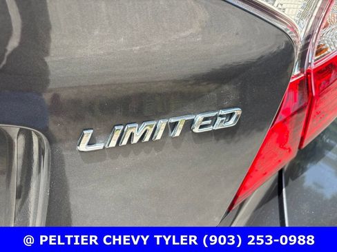 Used 2020 Toyota C-HR Limited FWD image 9