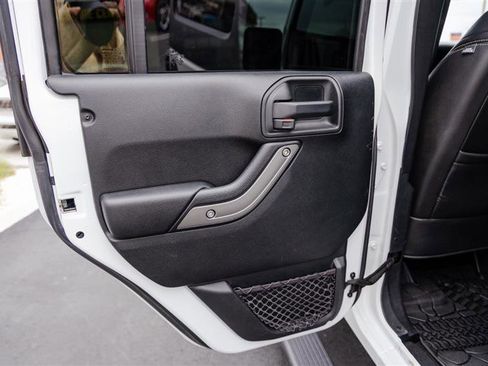 Used 2018 Jeep Wrangler Unlimited Sport S AWD/4WD image 38