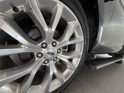 Used 2018 Ford Expedition Platinum AWD/4WD image 11