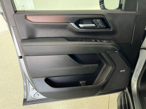 Used 2025 GMC Yukon Denali AWD/4WD image 20