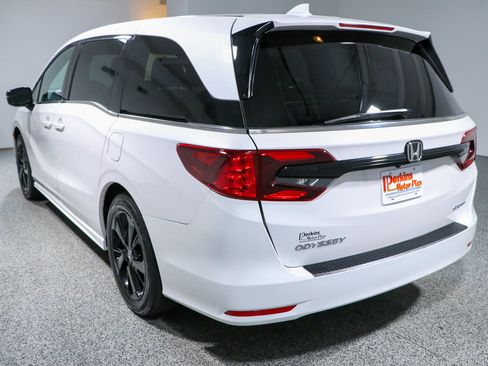 Used 2023 Honda Odyssey Sport image 9