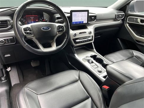 Used 2023 Ford Explorer XLT w/ Equipment Group 202A image 15