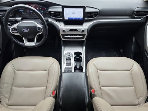 Used 2021 Ford Explorer XLT w/ Equipment Group 202A image 19