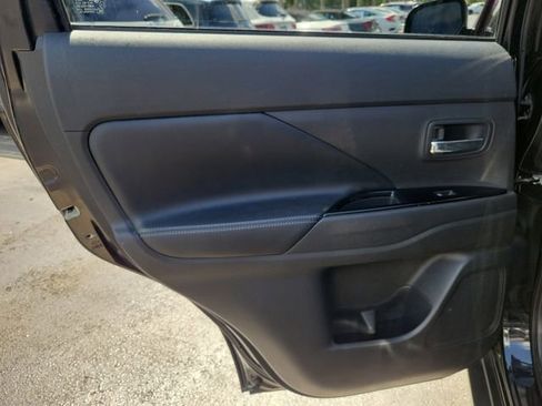Used 2020 Mitsubishi Outlander GT AWD/4WD image 13