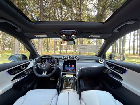 New 2026 Mercedes-Benz GLC 300 image 2