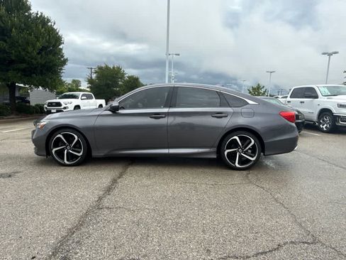 Used 2019 Honda Accord Sport image 2