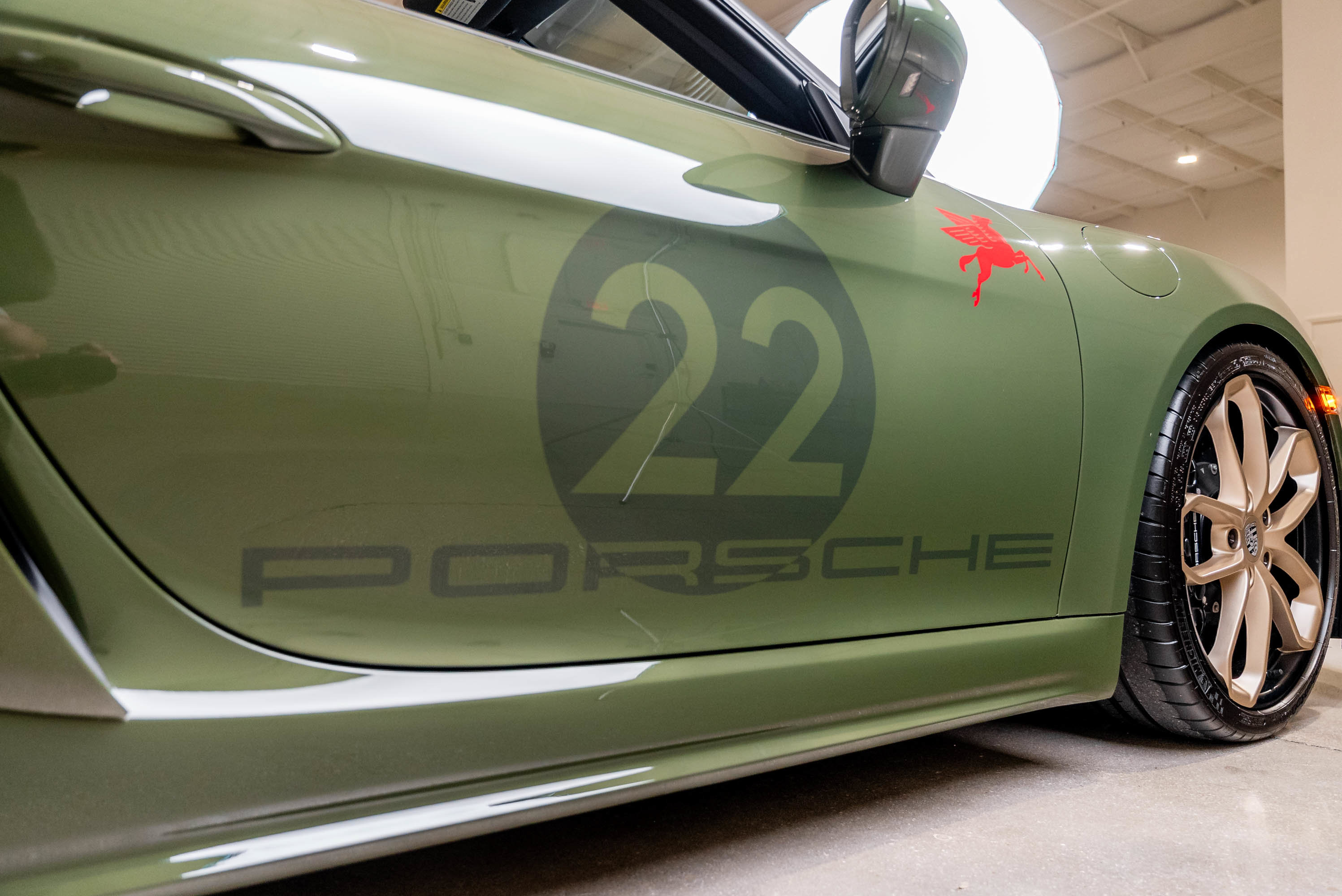 Used 2022 Porsche 718 Boxster Spyder RWD image 22