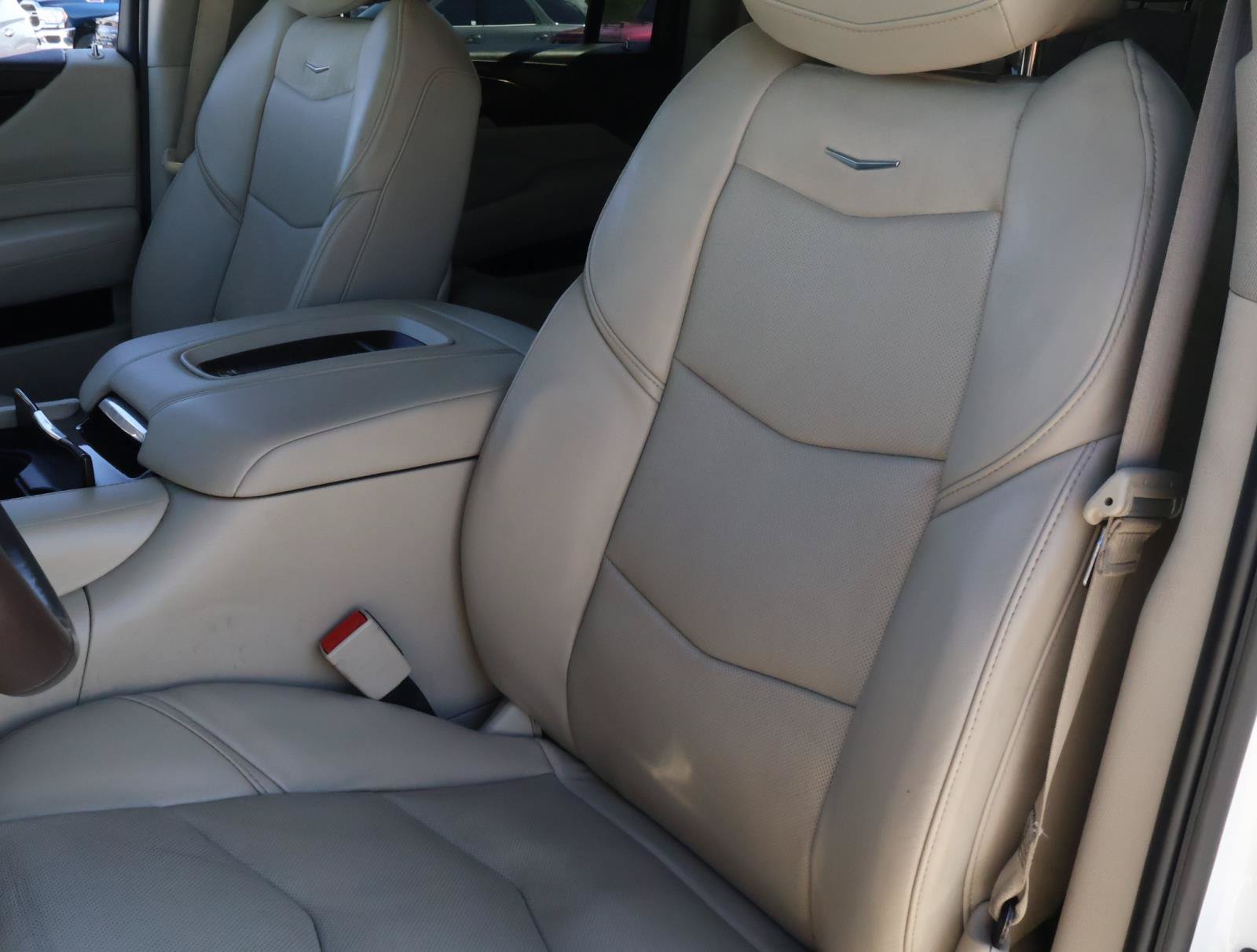 Used 2017 Cadillac Escalade ESV Premium Luxury RWD image 20
