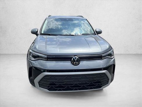 Used 2025 Volkswagen Taos SE FWD image 2
