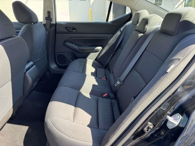 Used 2025 Nissan Altima 2.5 SV FWD image 14