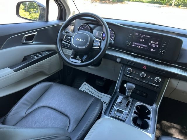 Used 2022 Kia Carnival LX FWD image 27
