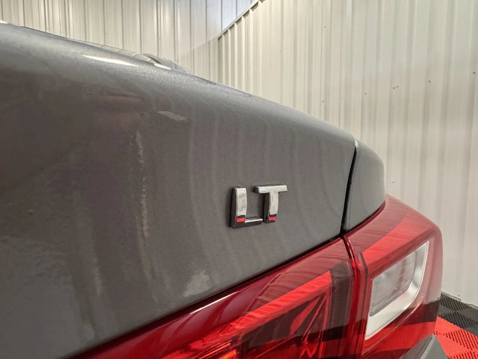 Used 2023 Chevrolet Malibu LT FWD image 16