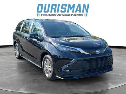 Used 2025 Toyota Sienna LE w/ LE Plus Package