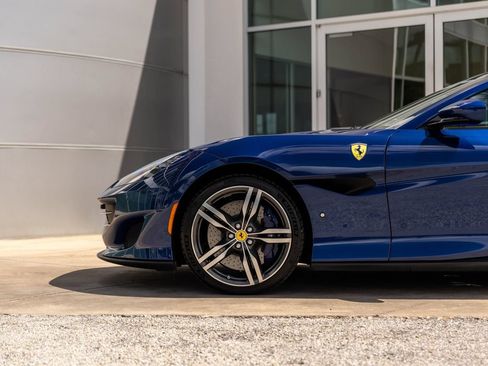Used 2019 Ferrari Portofino RWD image 15