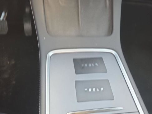 Used 2024 Tesla Model Y Long Range image 10