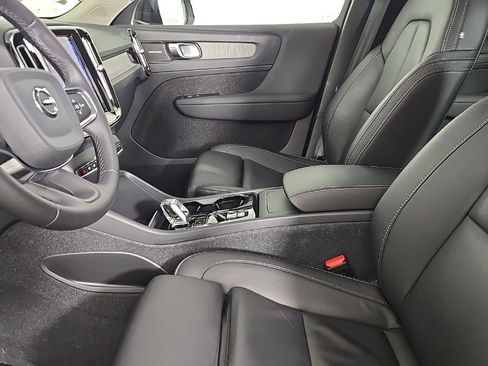 Used 2024 Volvo XC40 B5 Ultimate w/ Climate Package image 19