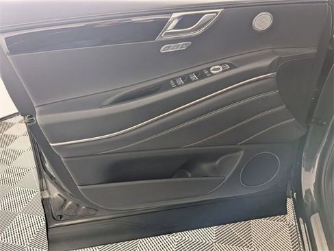 Used 2025 Genesis GV80 2.5T Standard image 10