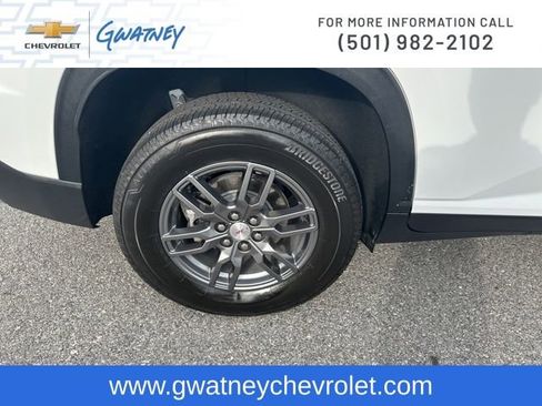 Used 2025 GMC Acadia Elevation image 11