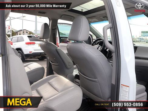 Used 2017 Toyota Sienna XLE image 18