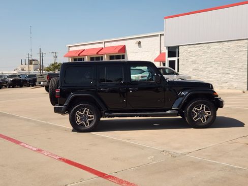 New 2026 Jeep Wrangler Sahara image 7