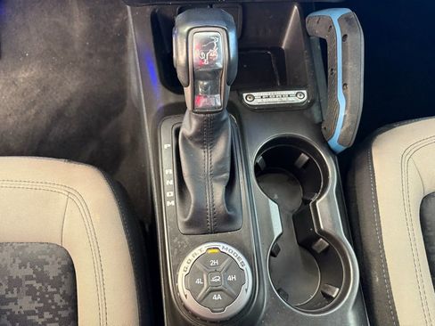 Used 2023 Ford Bronco Wildtrak image 27