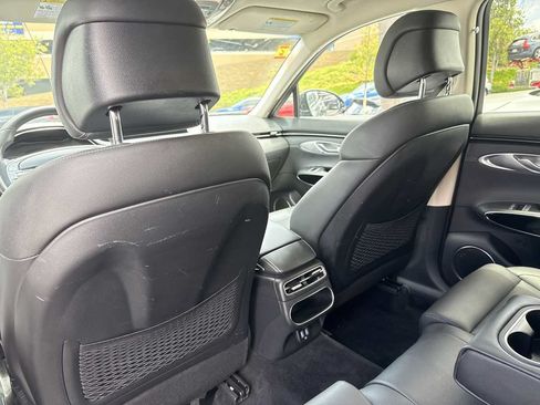 Used 2025 Genesis GV70 2.5T AWD/4WD image 9