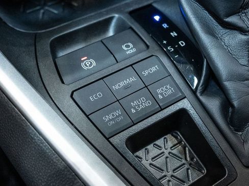 Used 2024 Toyota RAV4 LE image 23