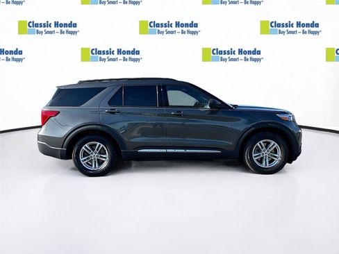 Used 2020 Ford Explorer XLT w/ Equipment Group 202A RWD image 9